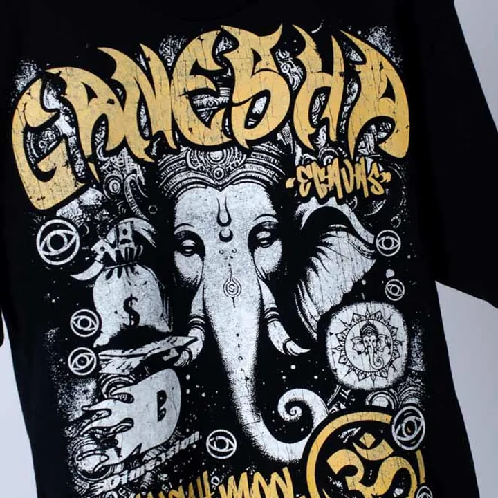 ตัวอย่างรายละเอียดงานสกรีน DTG บนเสื้อสีดำจาก Loomora DTG
