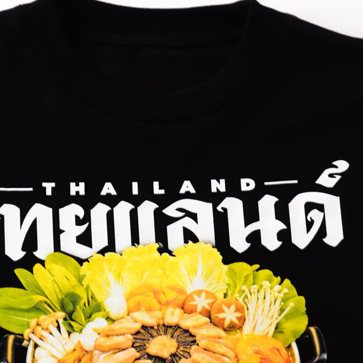 ตัวอย่างรายละเอียดงานสกรีน DTG บนเสื้อสีดำจาก Loomora DTG